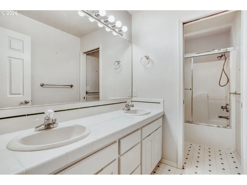 12435 SW 158TH AVE, Beaverton, OR 97007, Beaverton, Oregon, United States. - Photo 31