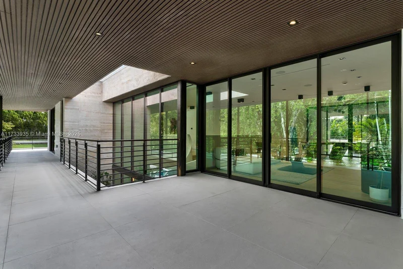 4040 Kiaora St, Miami, Florida, United States. - Photo 28