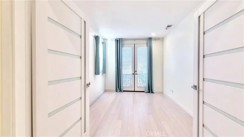 644 Milford, Los Angeles, California, United States. - Photo 22