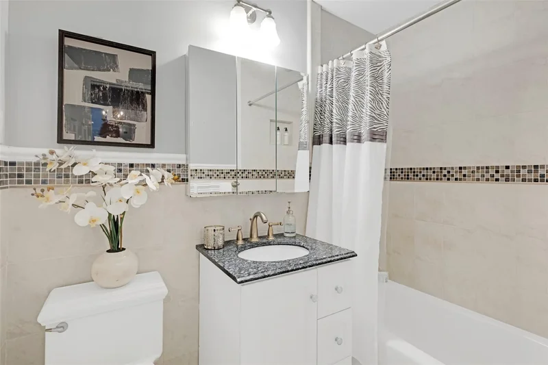 162-21 Powells Cove Boulevard, New York, New York, United States. - Photo 18