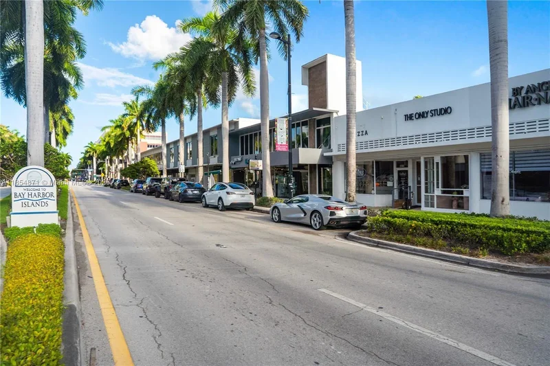 10201 E Broadview Dr, Bal Harbour, Florida, United States. - Photo 18