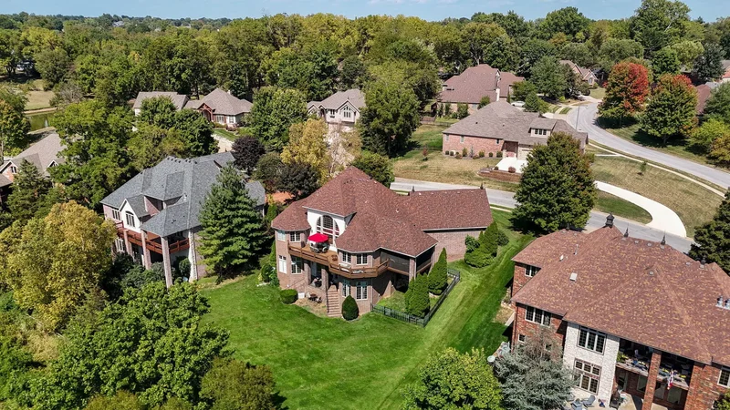 5909 S Brightwater Trail, Springfield, MO 65810, Springfield, Missouri, United States. - Photo 44