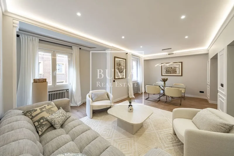 Bright and Elegant Apartment for Sale in the Prestigious Salamanca District