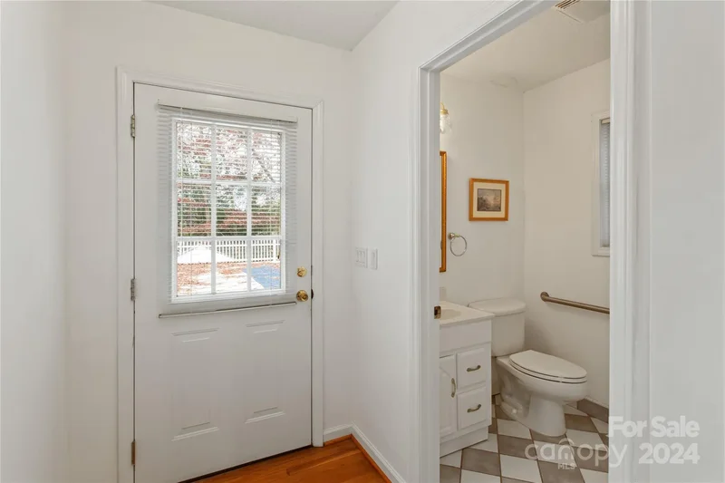 38 Southern Visions Drive, Hendersonville, NC 28792, Hendersonville, North Carolina, United States. - Photo 24