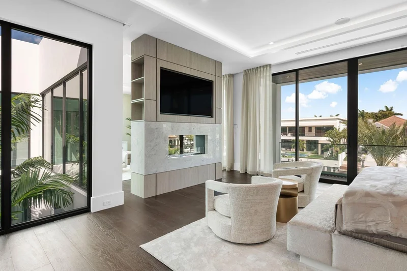 Single Family Residence in Boca Raton