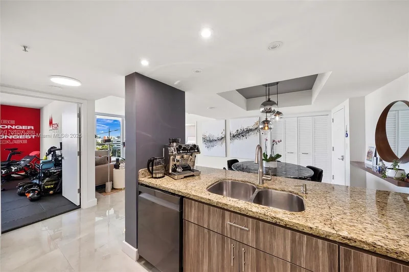 650 West Ave 1004, Miami Beach, Florida, United States. - Photo 9