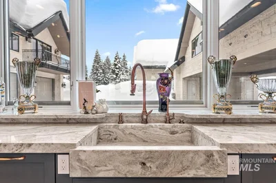 Thumbnail 22