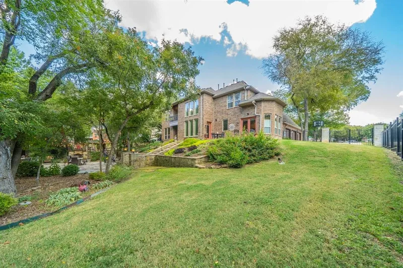 1811 Magic Valley Lane, Cedar Hill, TX 75104, Cedar Hill, Texas, United States. - Photo 32