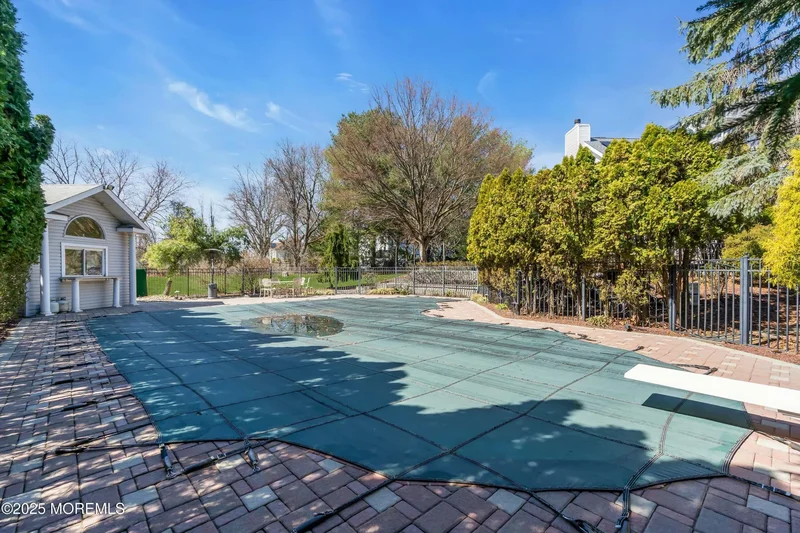 2 Chestnut Hill Drive, Manalapan, NJ 07726, Manalapan, NJ, United States. - Photo 36