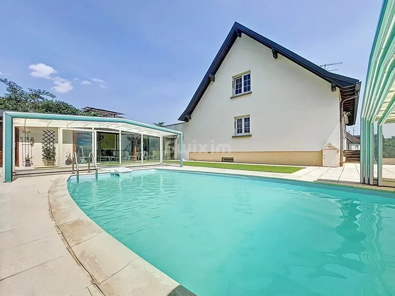 Family home in Colmar - pool, pool house and energy efficiency