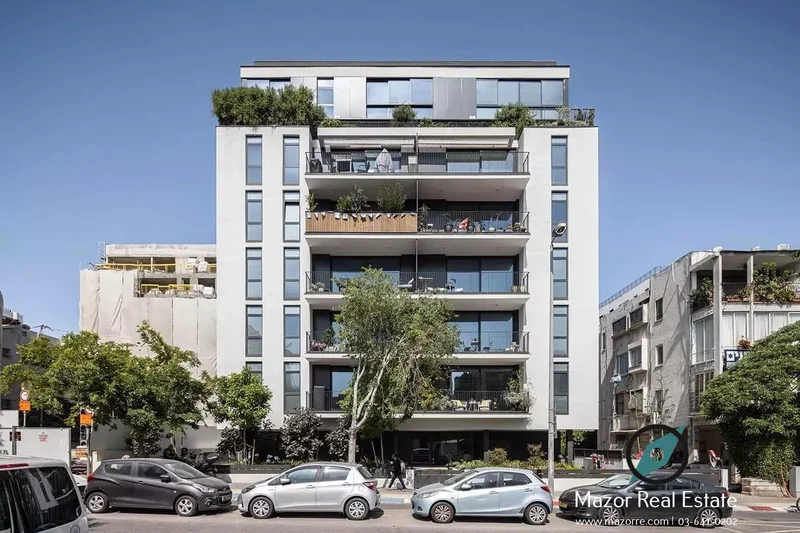 One Bedroom Apt that has it all - Location | Parking | Terrace | Mamad |