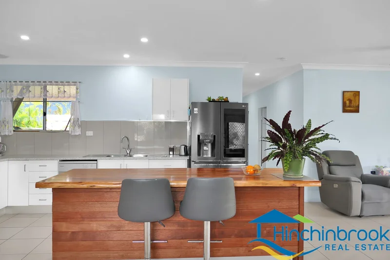 Cardwell, Victoria Street, Cardwell, Queensland, Australia. - Photo 18