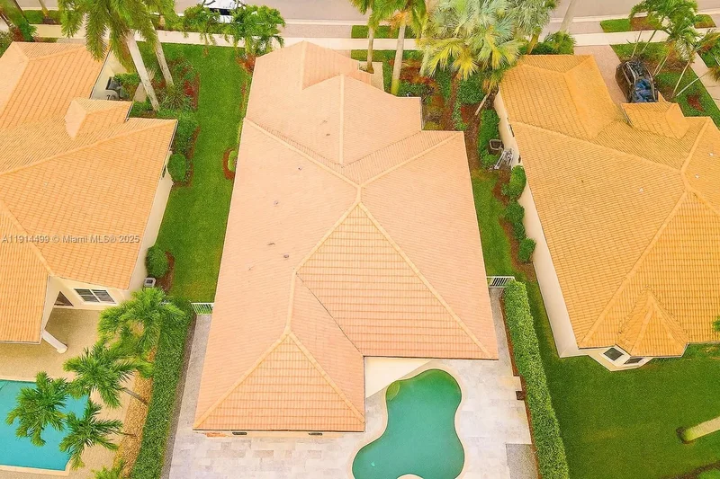 1946 Harbor View Cir, Weston, Florida, United States. - Photo 25