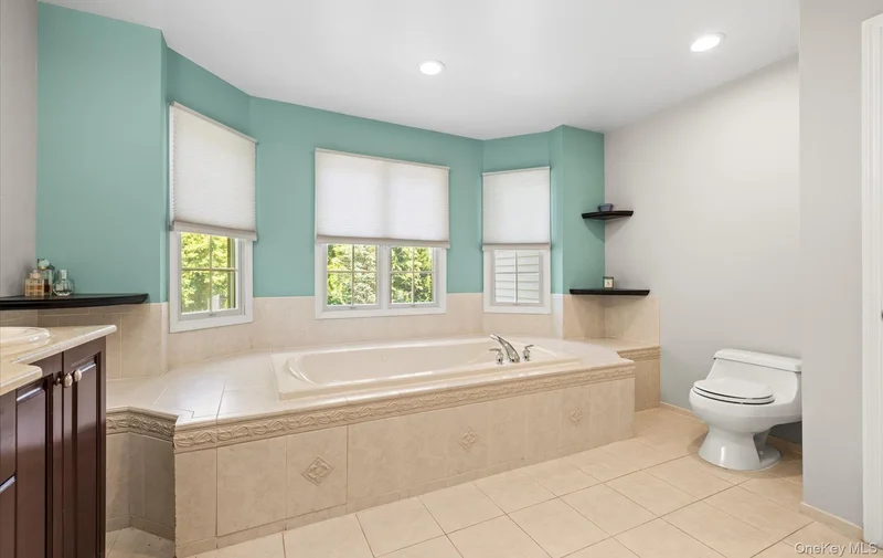 16 Home Court, Huntington, NY 11743, East Northport, New York, United States. - Photo 19