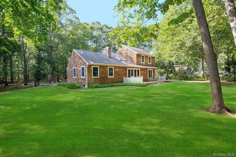 138A Montauk Highway, Westhampton, New York, United States. - Photo 6