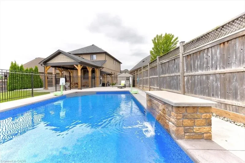 Luxurious Family Home on Expansive Lot