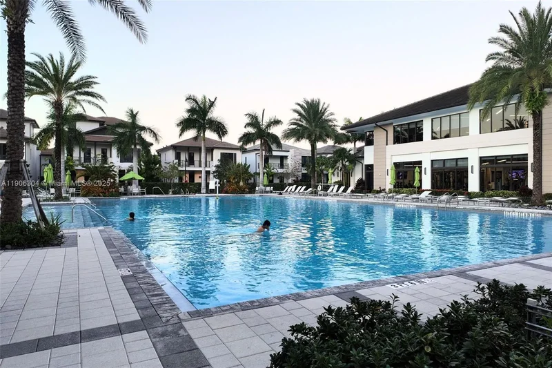 8002 NW 43rd St, Miami Springs, Florida, United States. - Photo 32