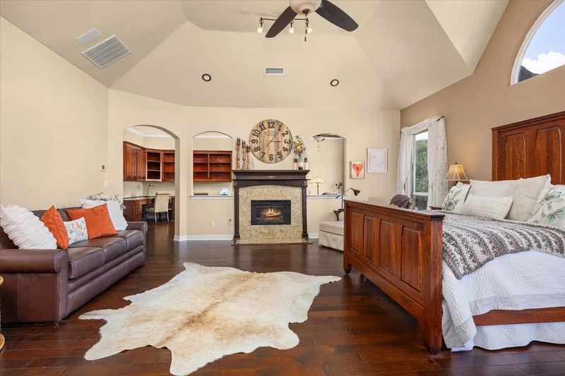 6410 Westover Drive, Granbury, TX 76049, Granbury, Texas, United States. - Photo 9
