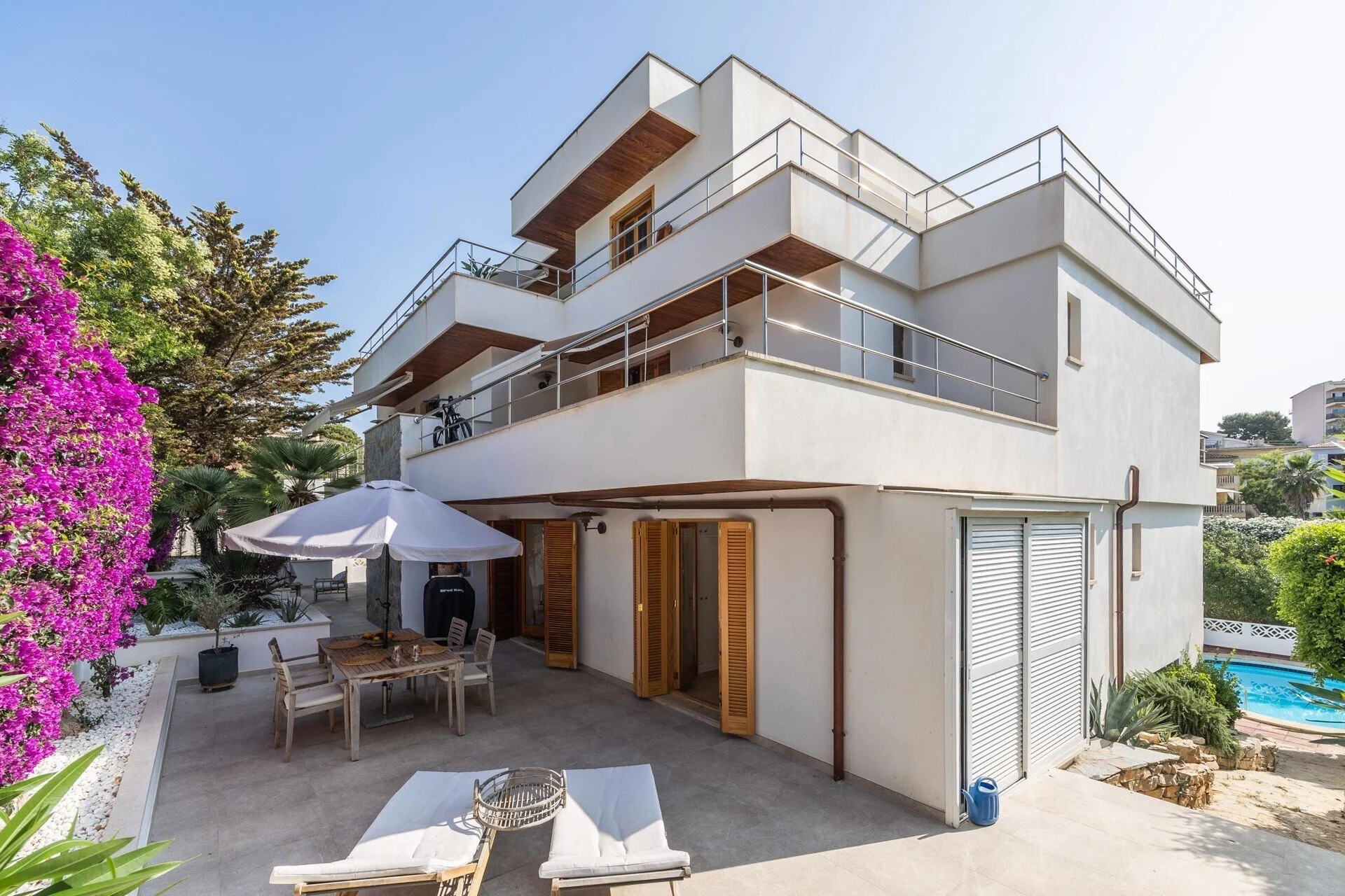 Exterior photo 3