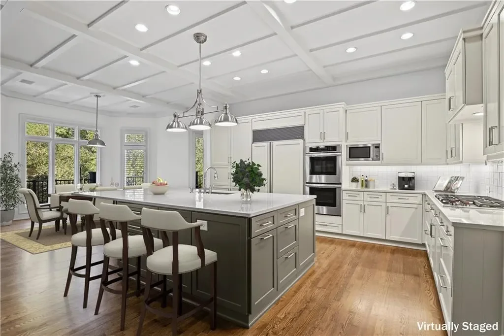 1655 Misty Oaks Drive, Atlanta, Georgia, United States. - Photo 16