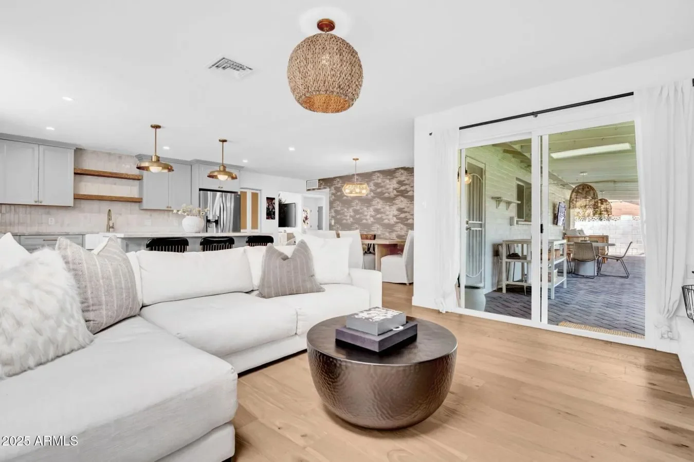 8021 N 16TH Drive, Phoenix, Arizona, United States. - Photo 10