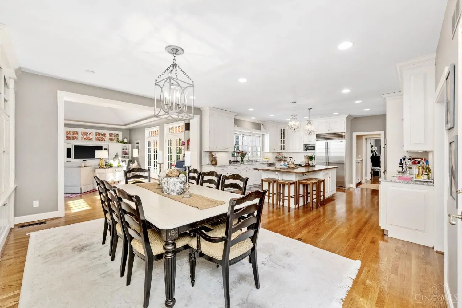 8765 Old Indian Hill Road, Cincinnati, OH 45243, Cincinnati, Ohio, United States. - Photo 26
