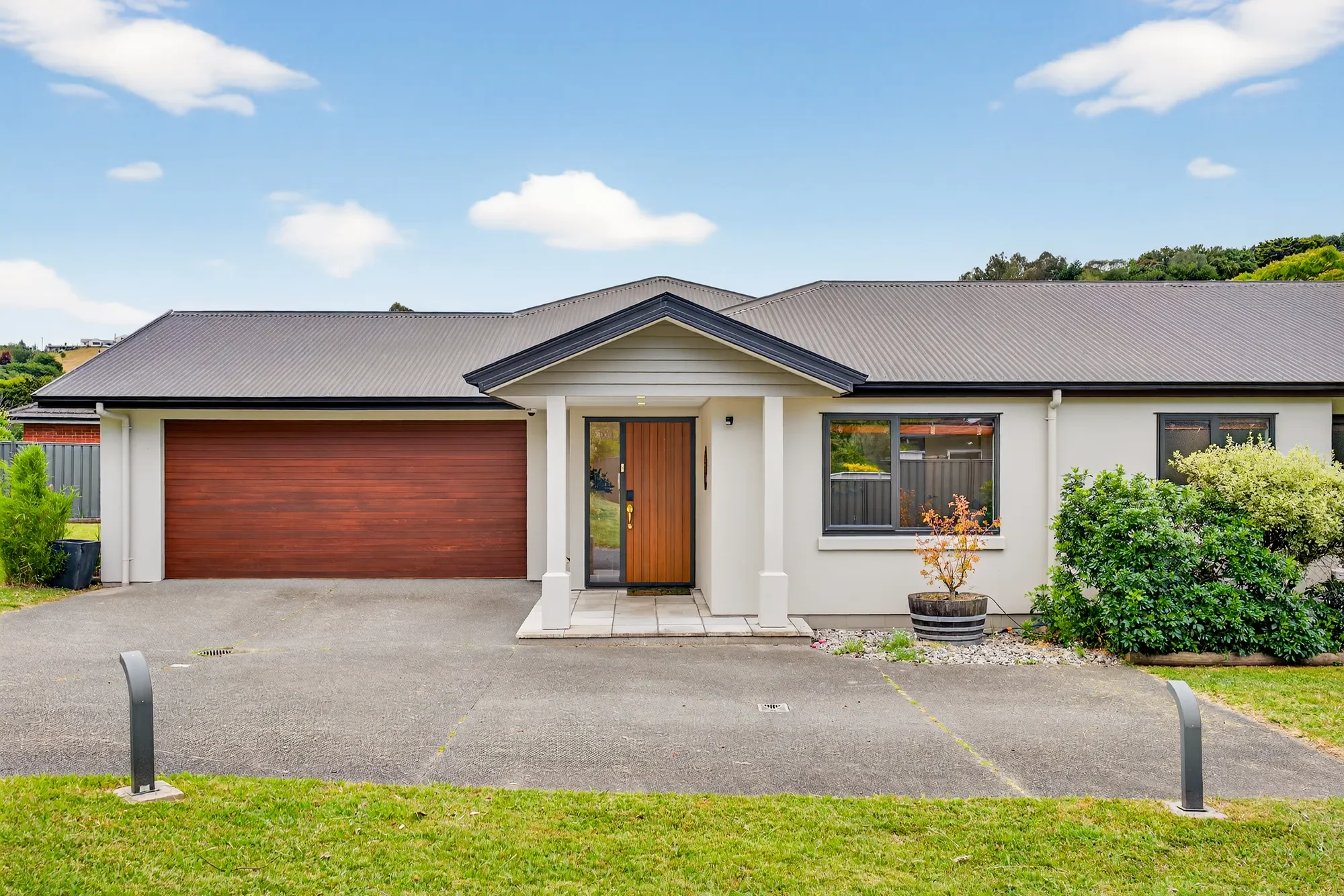 Exterior photo 3
