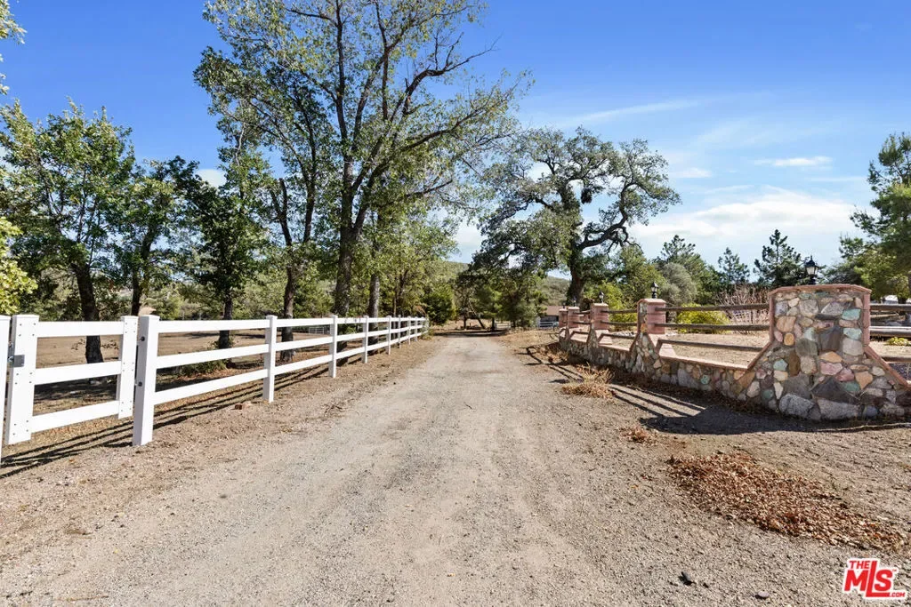 28765 Pine Canyon Road, Lake Hughes, California, United States. - Photo 50