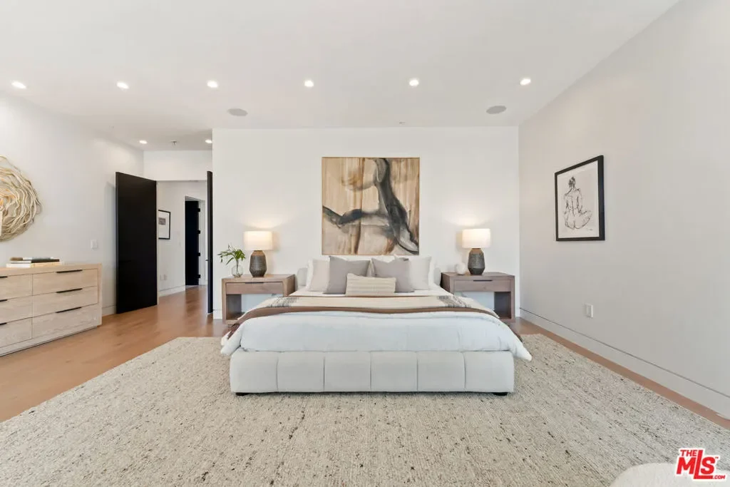 818 N Curson Avenue, Los Angeles, California, United States. - Photo 56