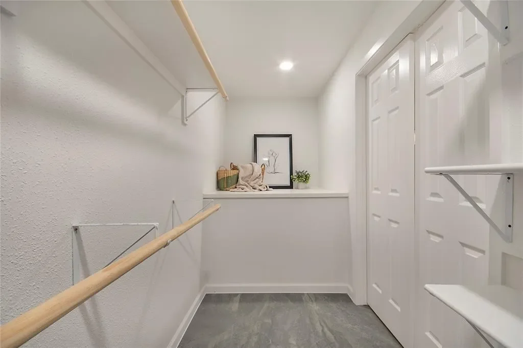 2510 Gladiolus Lane, Dallas, Texas, United States. - Photo 17