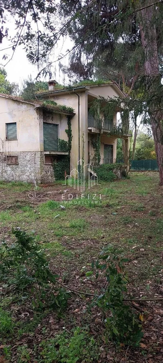 Exterior photo 8