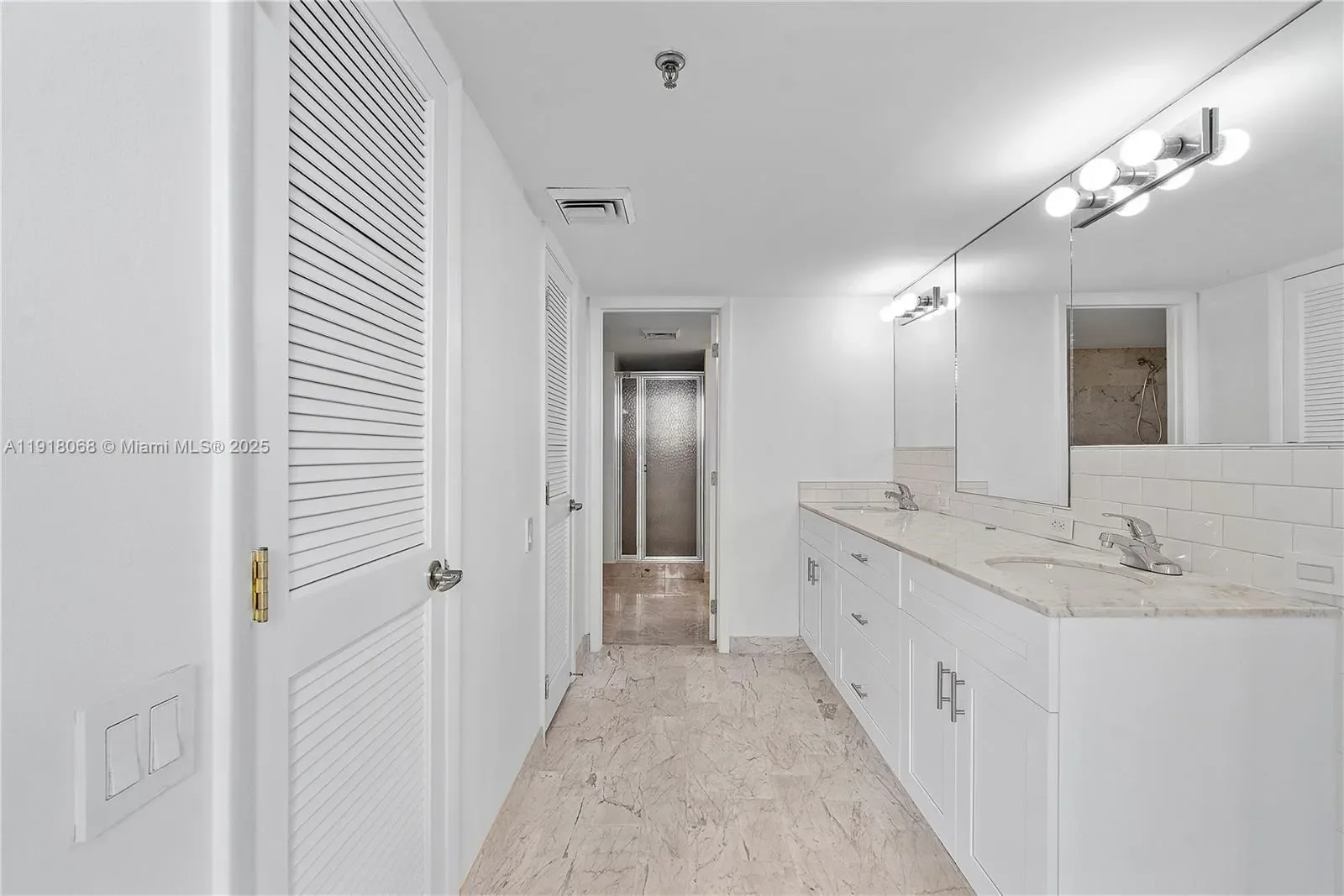 2575 S Bayshore Dr 15B, Miami, Florida, United States. - Photo 13