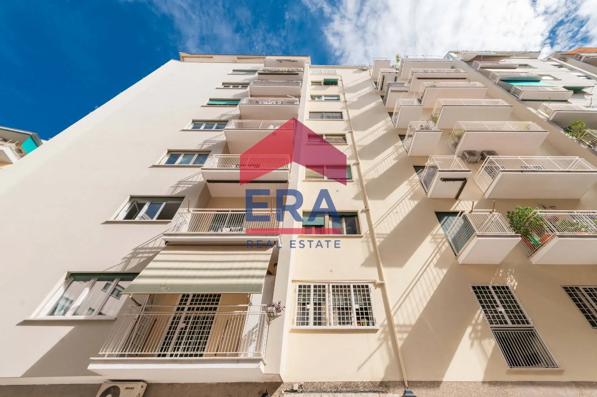 Exterior photo 8