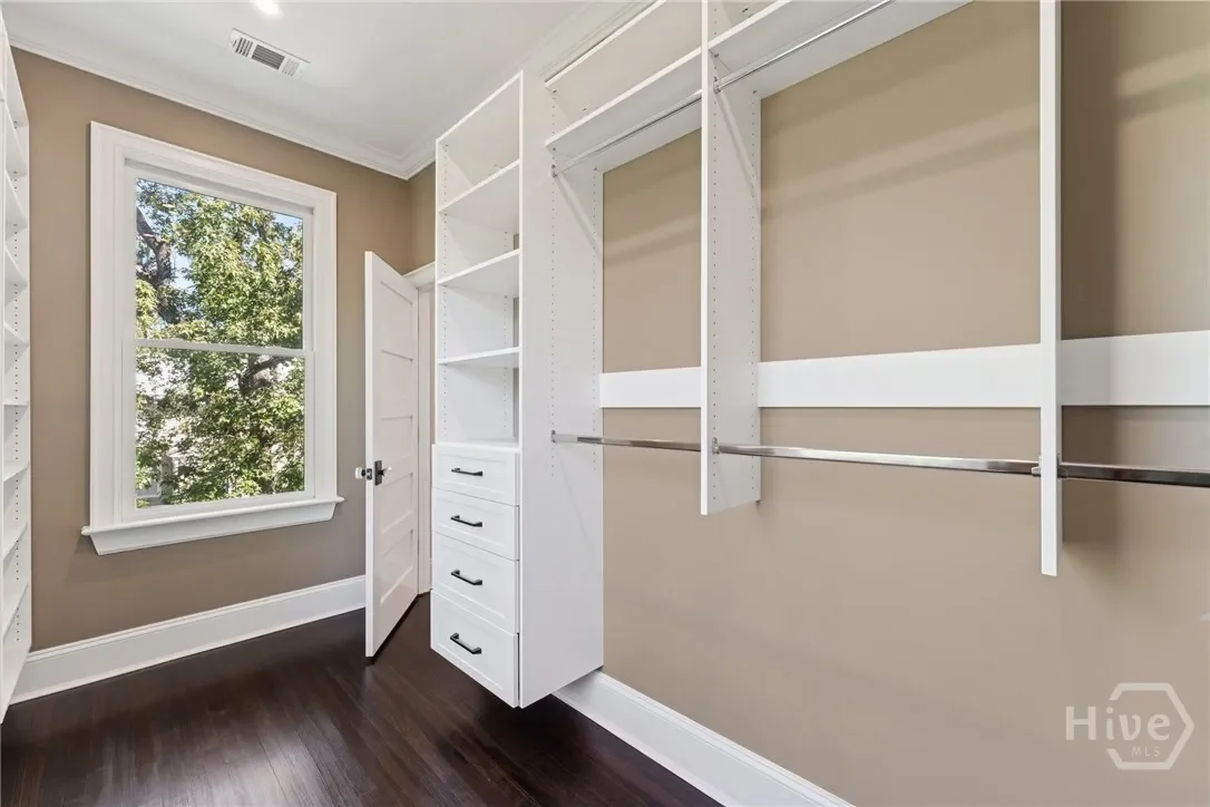 111 E 49th Street, Savannah, Georgia, United States. - Photo 32