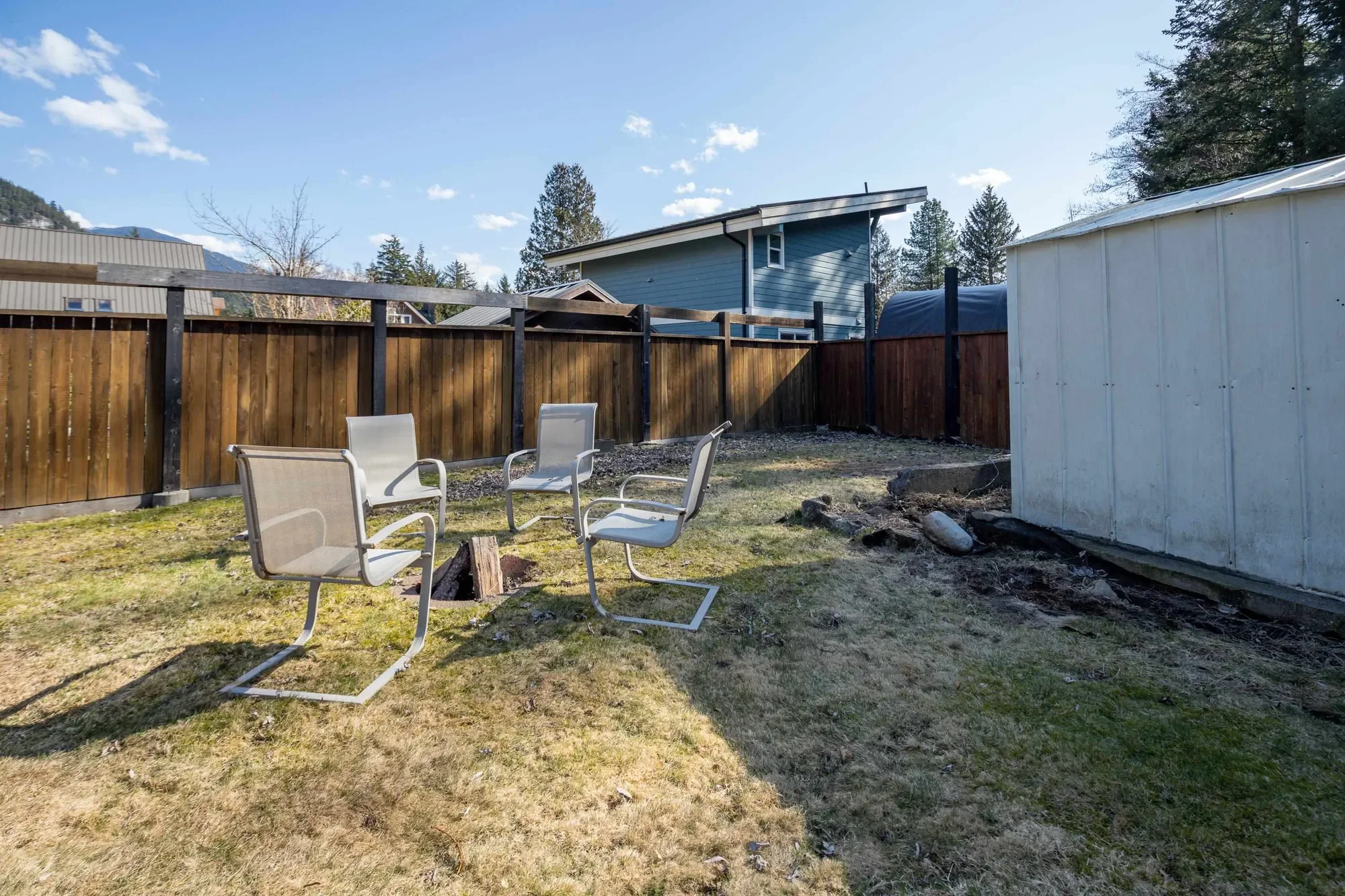 23 Bracken Parkway, Squamish, British Columbia, Canada. - Photo 5