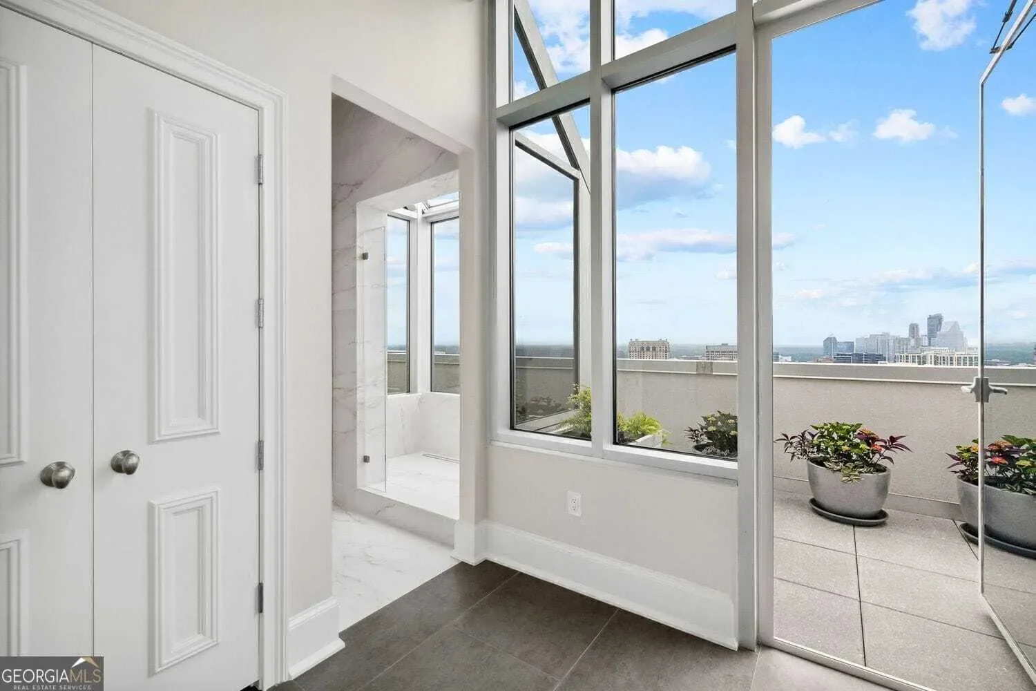 2828 Peachtree Road NW, Atlanta, Georgia, United States. - Photo 31