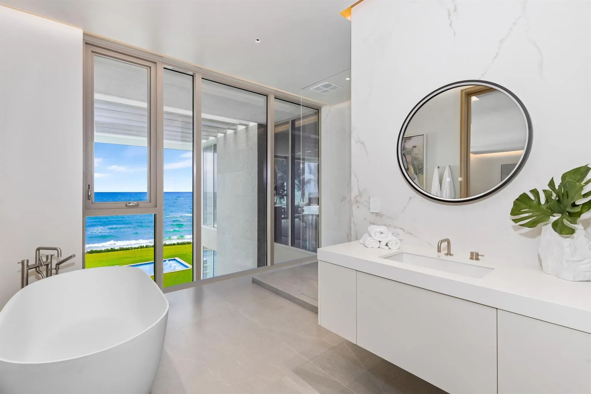 1460 S Ocean Boulevard, Lantana, Florida, United States. - Photo 22
