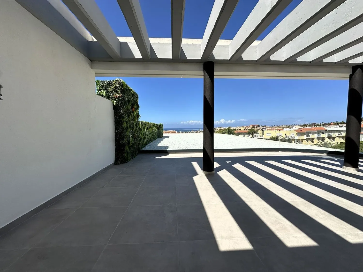 Exterior photo 5