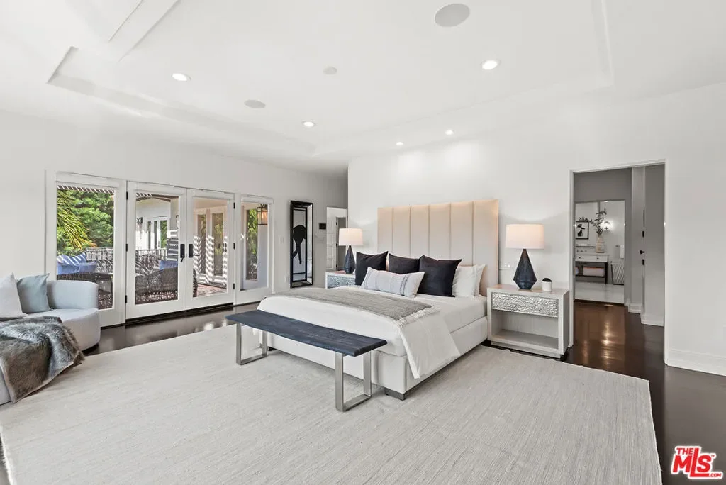 9928 Toluca Lake Avenue, Los Angeles, California, United States. - Photo 18
