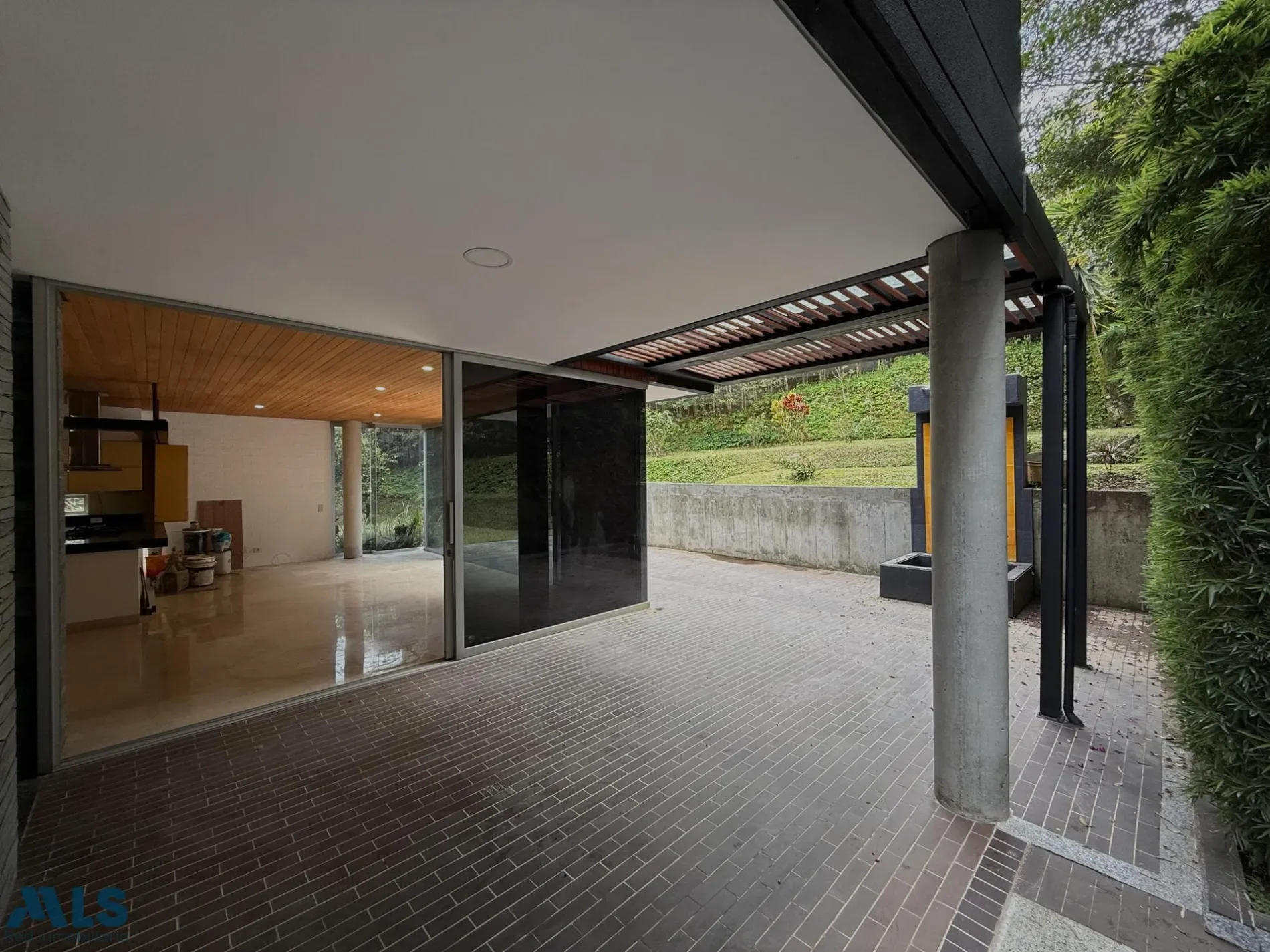 Exterior photo 12