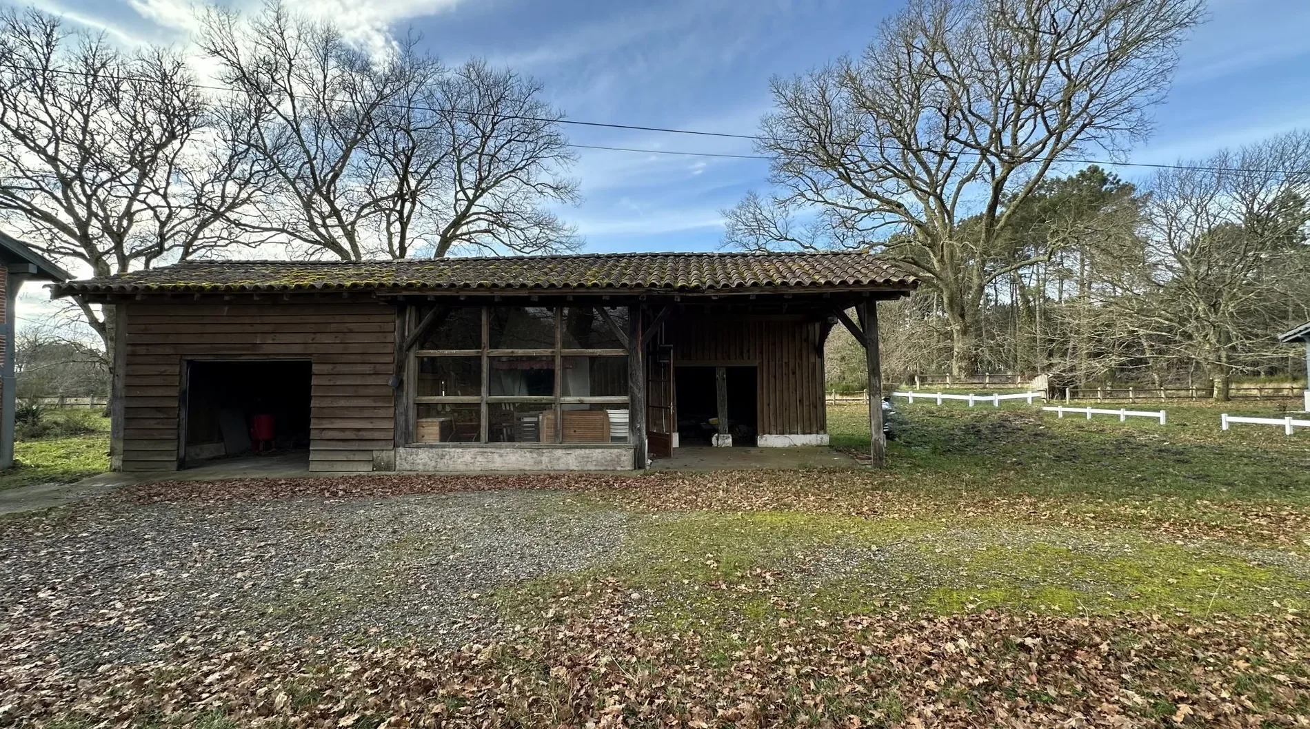 Exterior photo 8