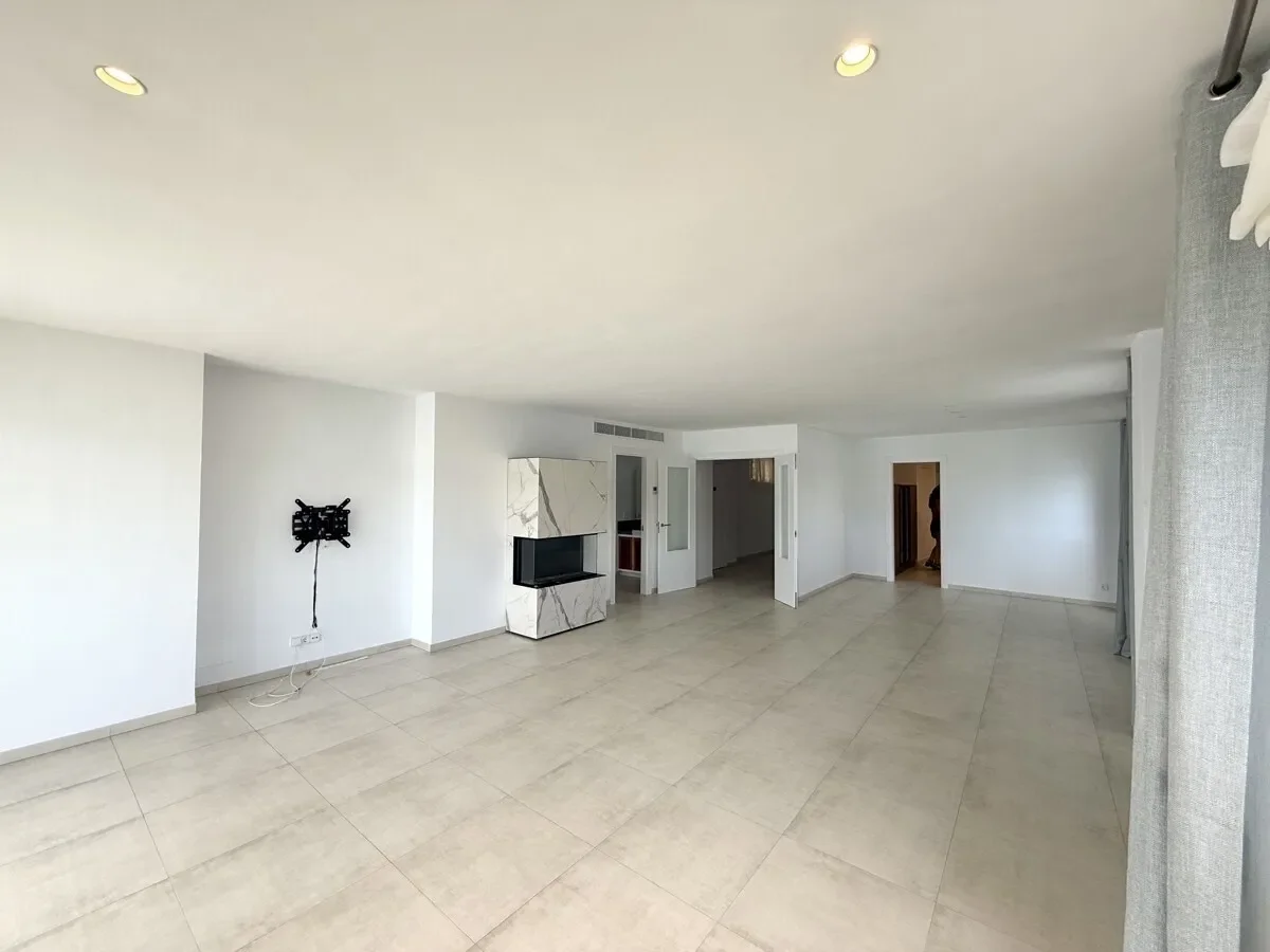 Gallery photo 2