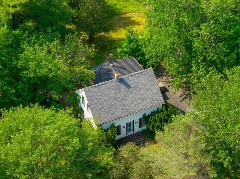 Lakefront Home in a Highly Sought-After Community