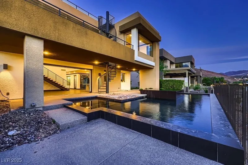 917 Vegas View Drive, Henderson, Nevada, United States. - Photo 44