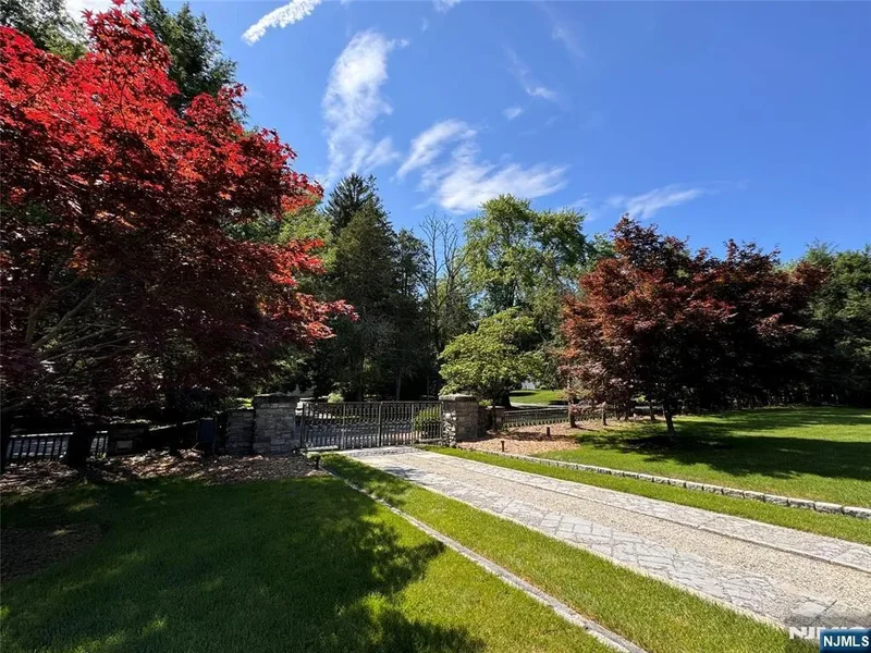 64 Stony Ridge Road, Saddle River, NJ 07458, Saddle River, New Jersey, United States. - Photo 33