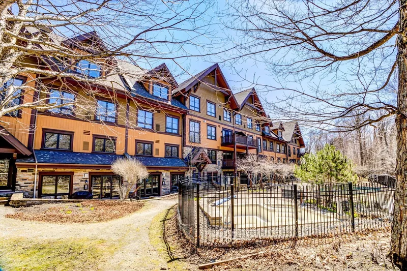 1510 Ch. du Versant-Soleil 7, Mont-Tremblant, Quebec, Canada. - Photo 55