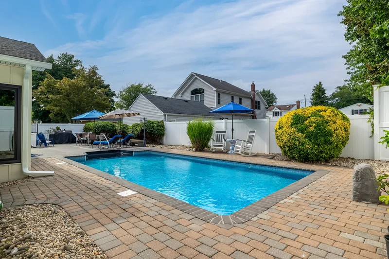661 Bay 6th Street, West Islip, NY 11795, West Islip, New York, United States. - Photo 14