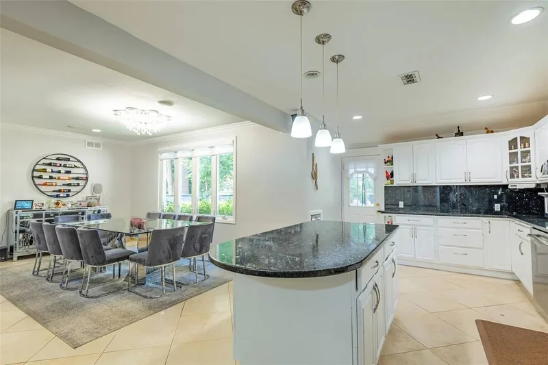 17 Hicks Lane, Kings Point, New York, United States. - Photo 14