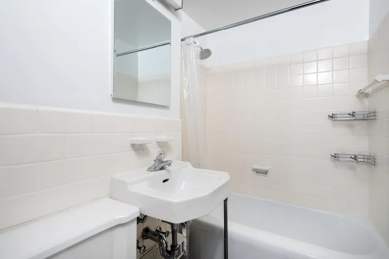 Charing Cross House, 305 E 72ND ST, New York, New York, United States. - Photo 2