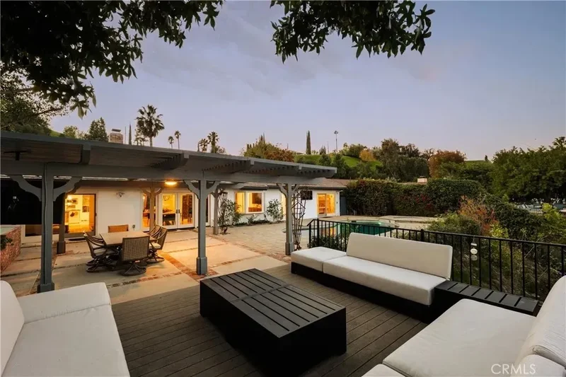 22370 Algunas Road, Los Angeles, California, United States. - Photo 32